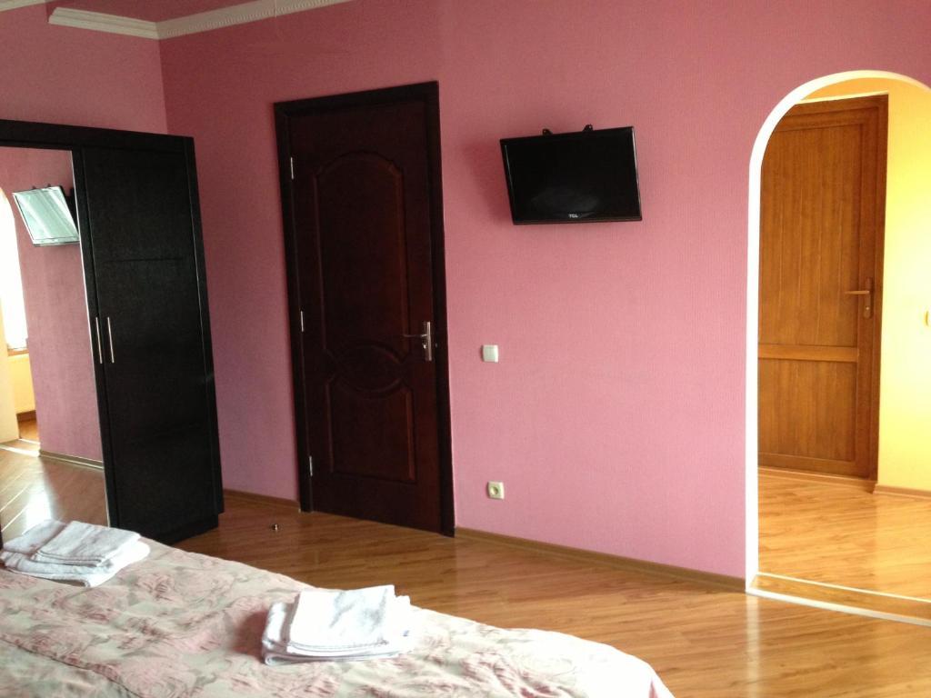 Hotel Isaka Tiflis Habitación foto