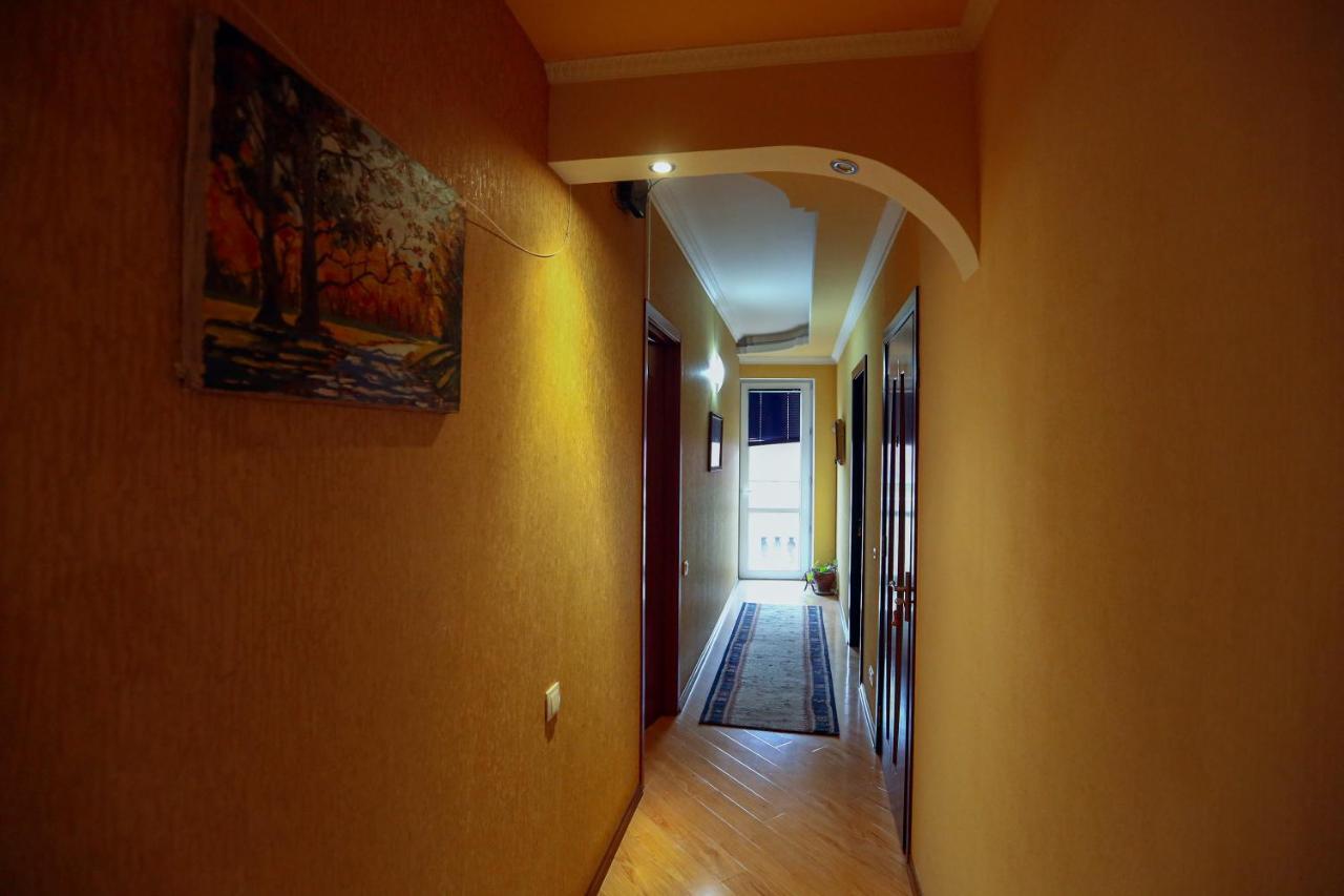 Hotel Isaka Tiflis Exterior foto
