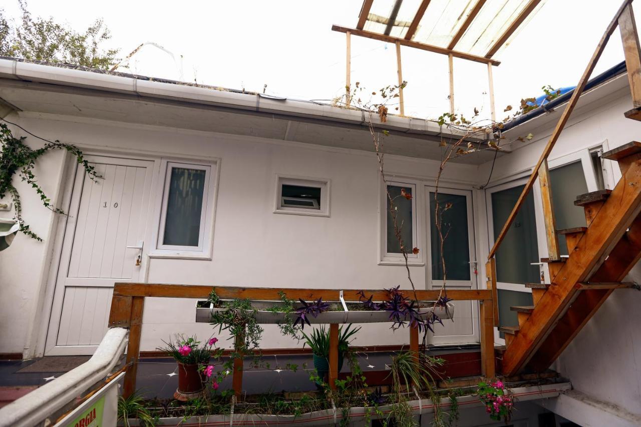 Hotel Isaka Tiflis Exterior foto